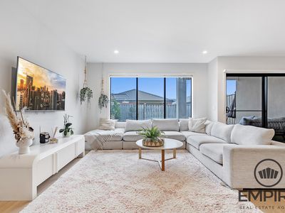 5 Kinross Parade, Clyde North