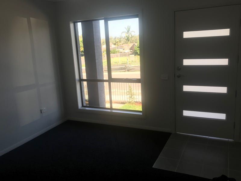 27 Bishop Crescent, Bonnyrigg