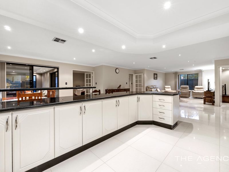 4 Sandford Avenue, Lake Coogee