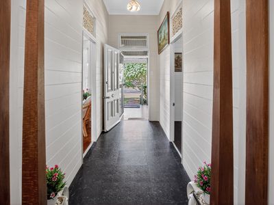 9 Bundesen Avenue, Midge Point