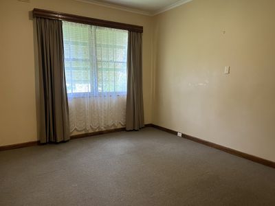8 Garlick Avenue, Newtown