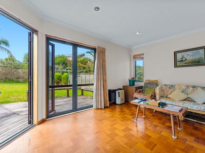 1/62 Beach Road, Castor Bay