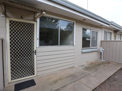 4 / 89 Farnell Street, Forbes