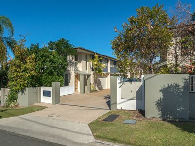 2 / 4 Locke Street, Southport