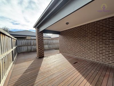 36 Solitude Crescent, Point Cook