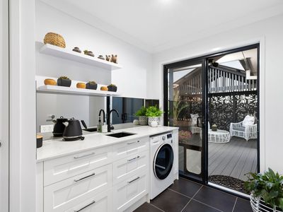 6 Demby Crescent, Wakerley