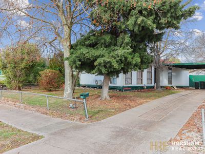 8 Rasmussen Road, Horsham