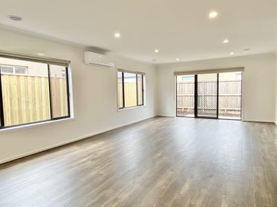 123 Palmdale Crescent, Mambourin
