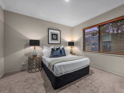 7 Rowland Avenue, Wakerley