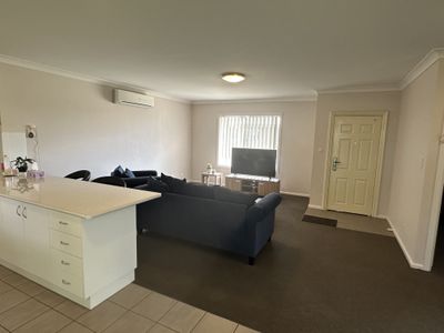1 / 2A Wilga Street, Parkes