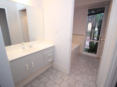 31 Taminga Crescent, Cordeaux Heights