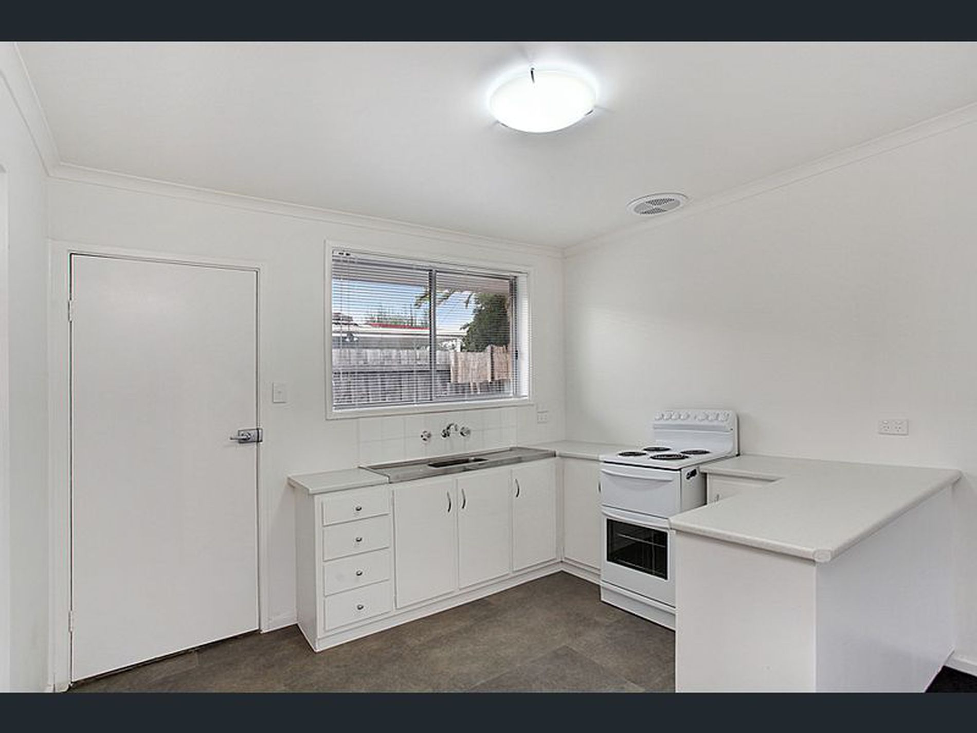 2 / 112 Blackshaws Road, South Kingsville