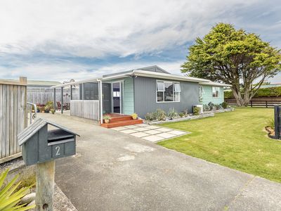 2 Robert McKeen Street, Otaki Beach