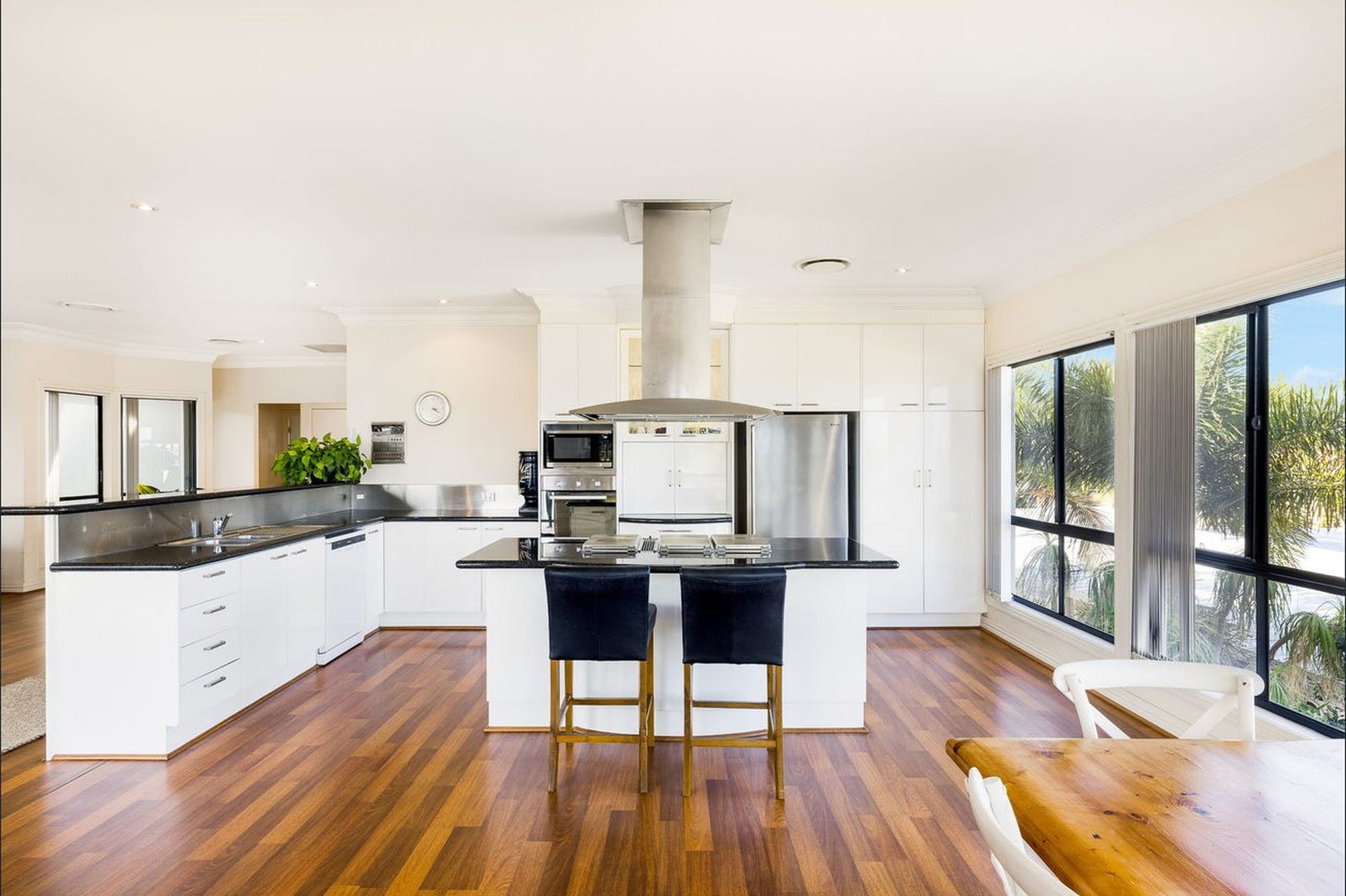 14 Pool Street, Hope Island