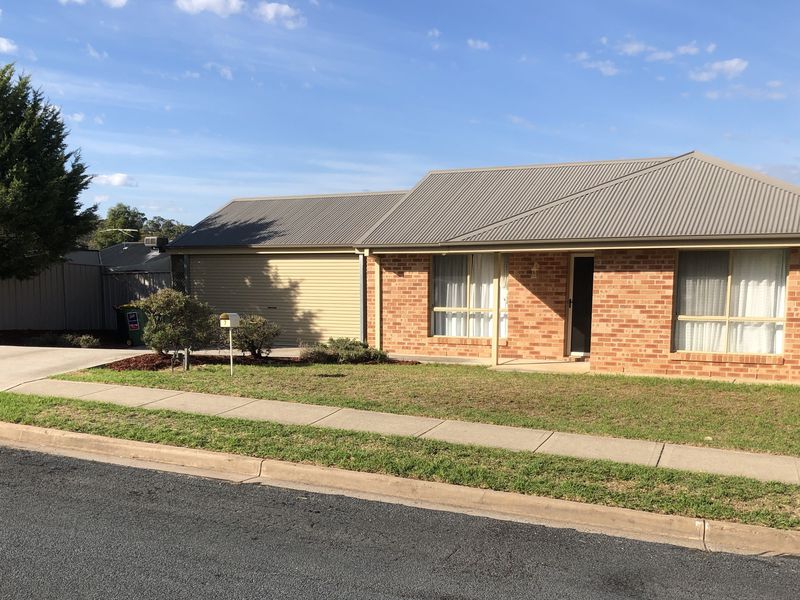 7 Banksia Street, West Albury