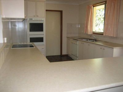 2 Gellatly Ave, Figtree