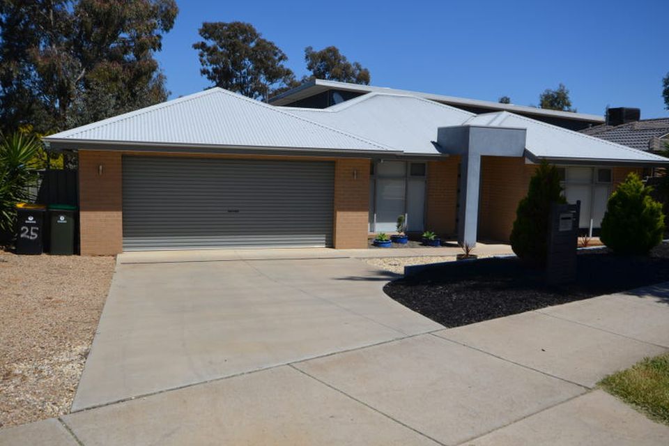 25 Freeman Drive, Kangaroo Flat