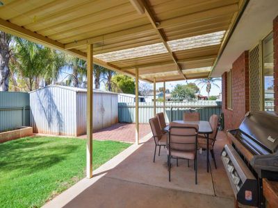 4 Holroyd Way, Boulder