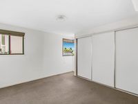 10 Grand Pde , Kawana Island