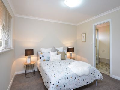 2 / 8 Tali Mews, Karlkurla