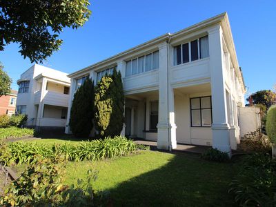 2 / 272 Latrobe Terrace, Newtown