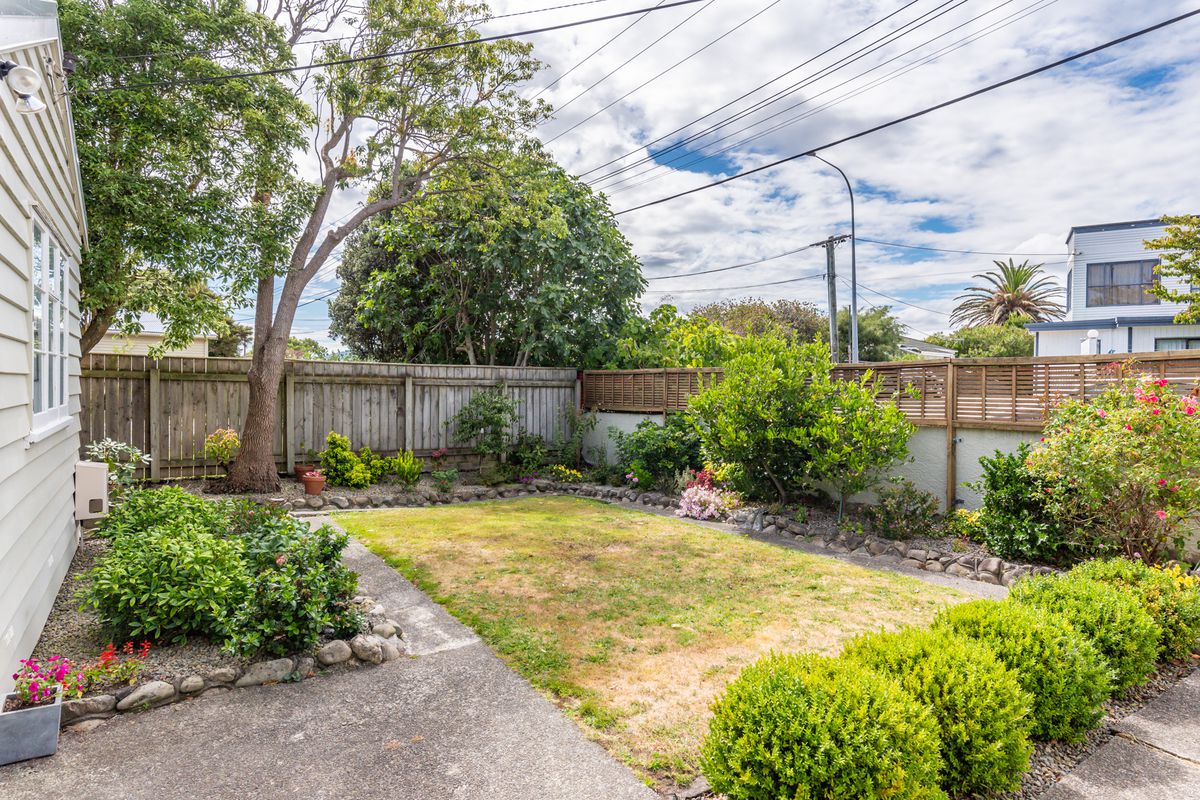 25 Golf Road, Paraparaumu Beach