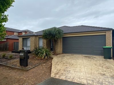 13 Chestnut Grove, Werribee