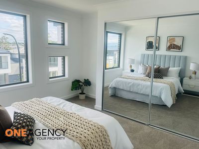 10 Absalom, Riverstone