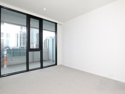 304 / 11 Bale Circuit, Southbank