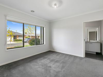 12 Adelong Street, Werribee