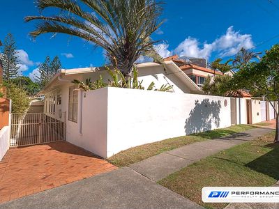 2 / 6 Francis Street, Mermaid Beach