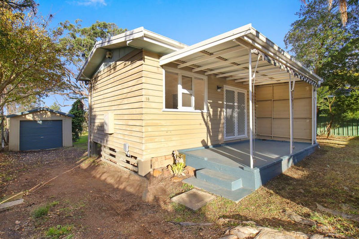 18 Main Street, Killarney Vale