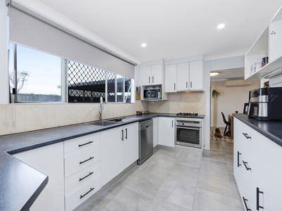 4 Stephanie Street, Rasmussen