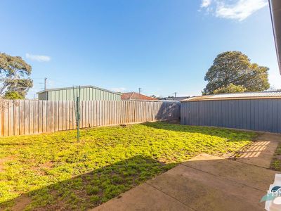 61 Cambridge Crescent, Werribee