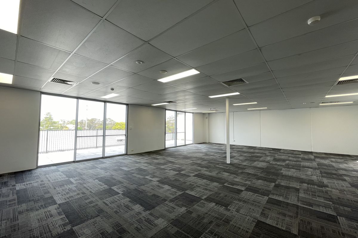First Floor / 8 Flora Street, Kirrawee