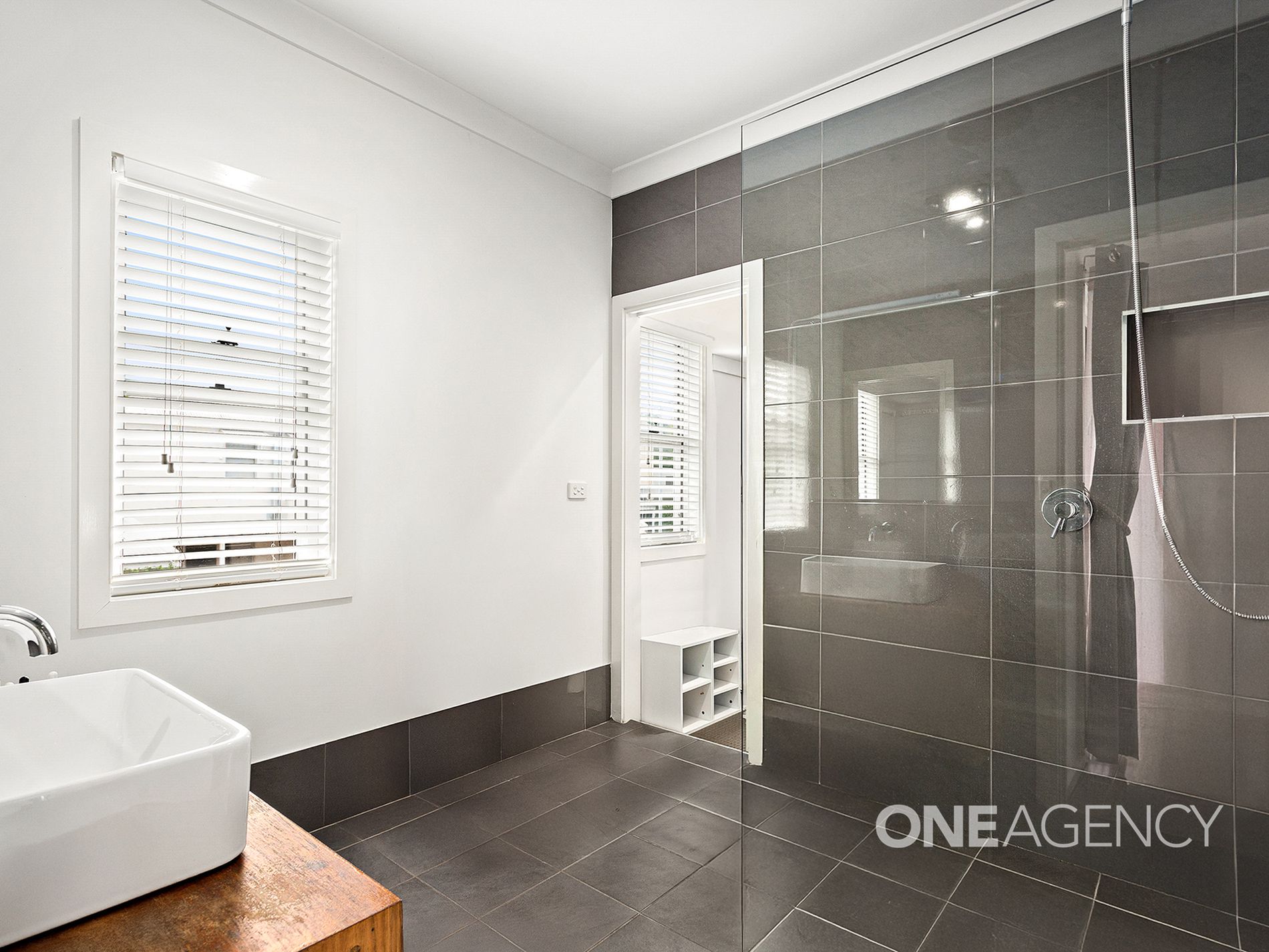 2 Delegate Lane, Tullimbar