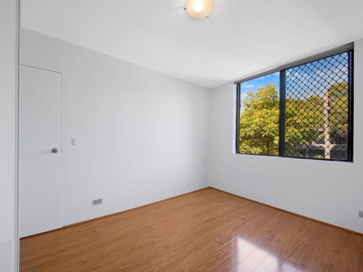 16 / 3-7 Edgeworth David Avenue,...