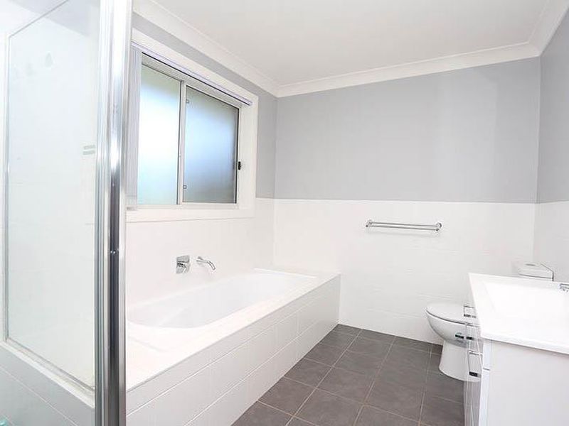 2C Chapman St, Tahmoor