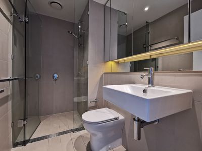 1107N / 883 Collins Street, Docklands