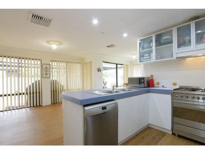8 Bark Circle, Kenwick