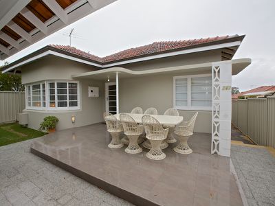 242 St Brigids Terrace, Doubleview