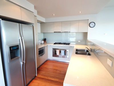 3 / 2 Bay Drive, Meadowbank