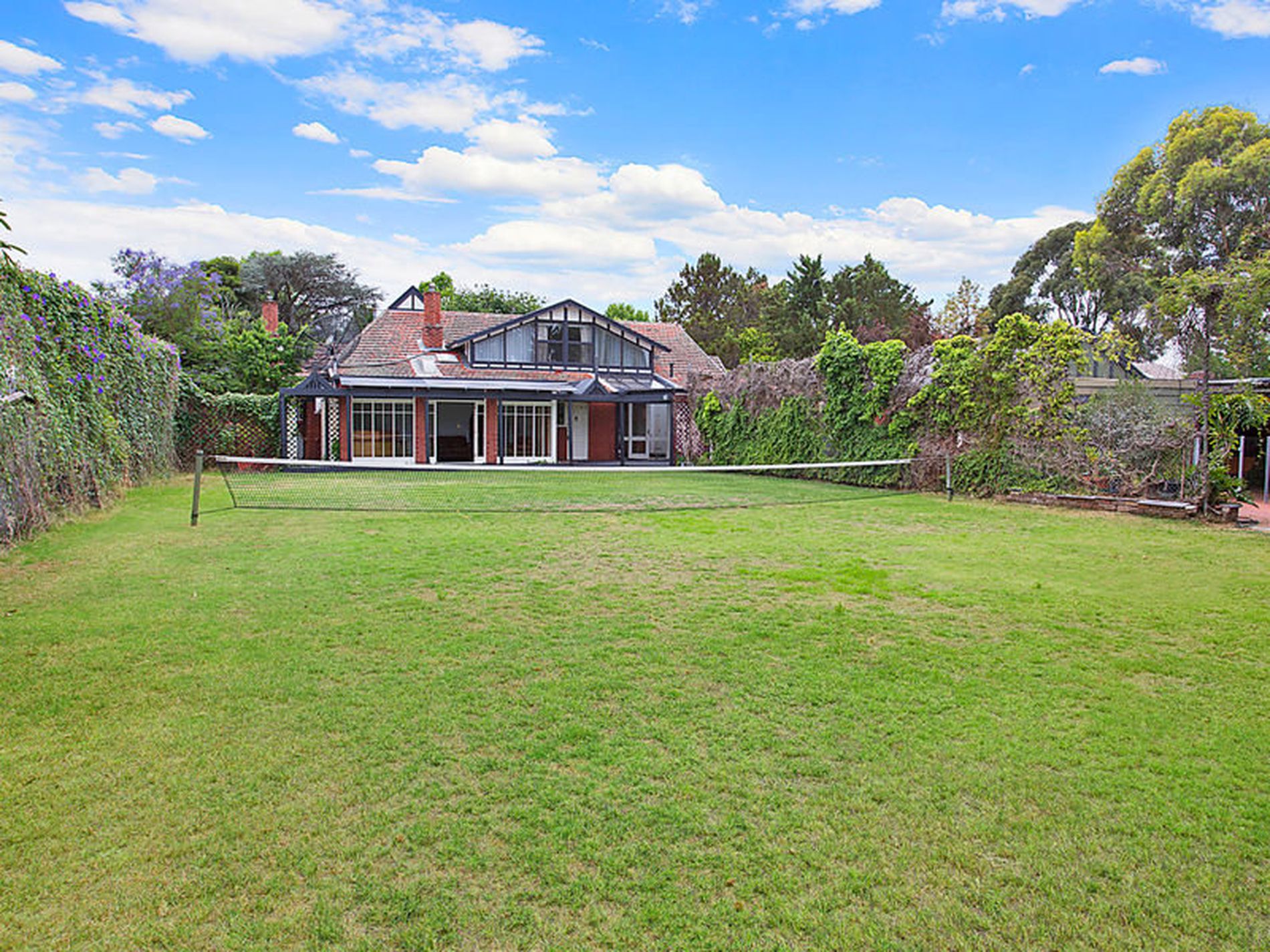 9 Cross Road, Kingswood