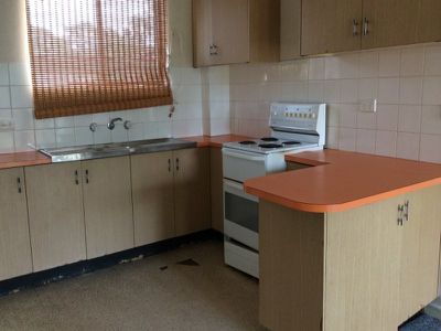 2 / 7 Windle Street, Lake Illawarra