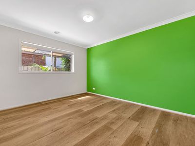 14 Aquitane Drive, Cranbourne East