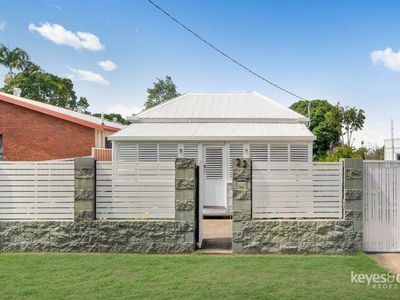 22 North Street, West End
