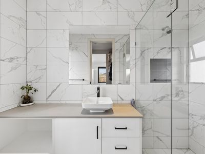 8B Waiora Parade, West Footscray