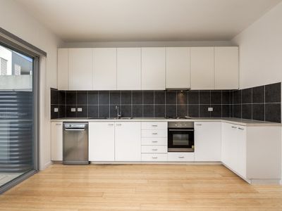 18 Waxflower Crescent, Bundoora