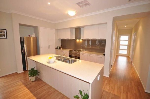 24 Cradlemountain Drive, Craigieburn