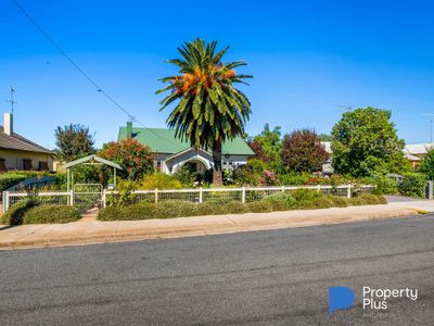 11 Peel Street, Charlton